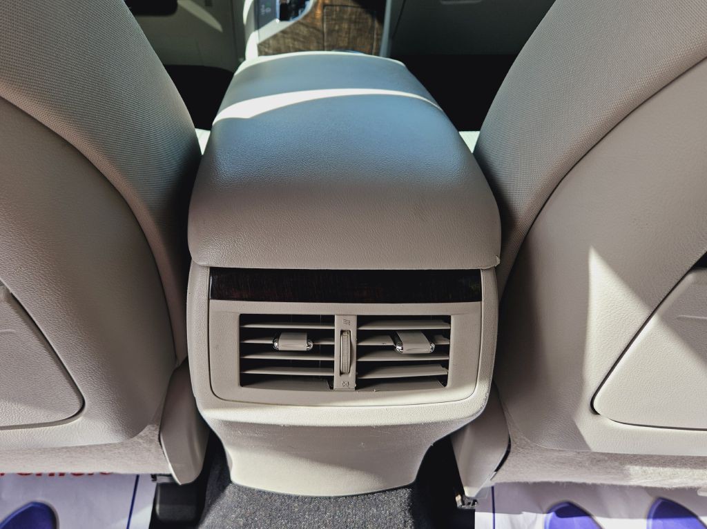 2013 Toyota Venza Image 25