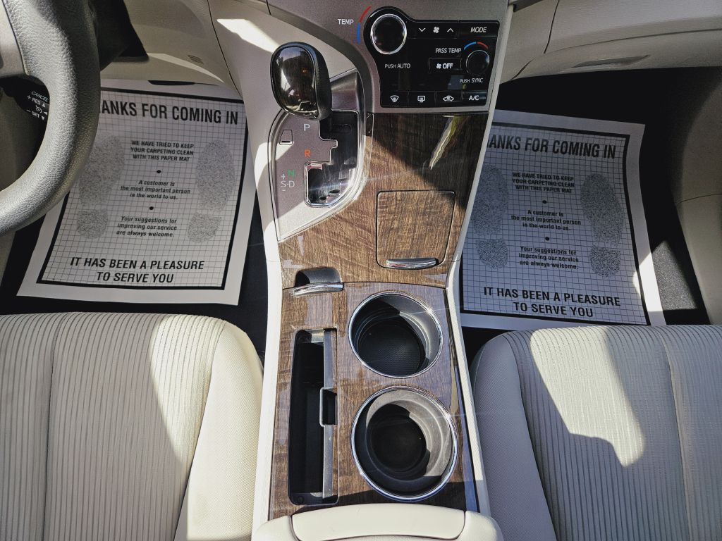 2013 Toyota Venza Image 26