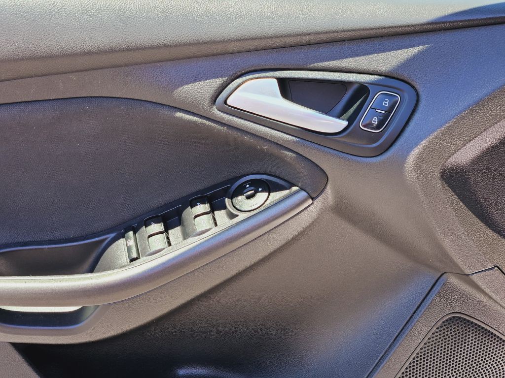 2015 Ford Focus Image 14