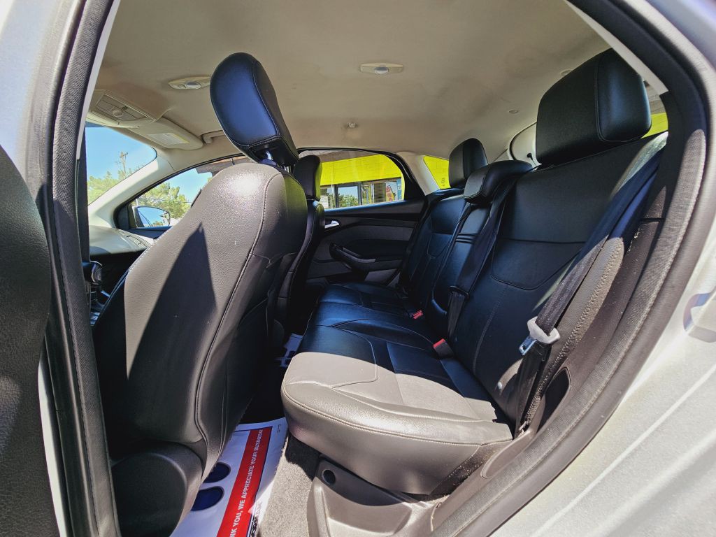 2015 Ford Focus Image 16