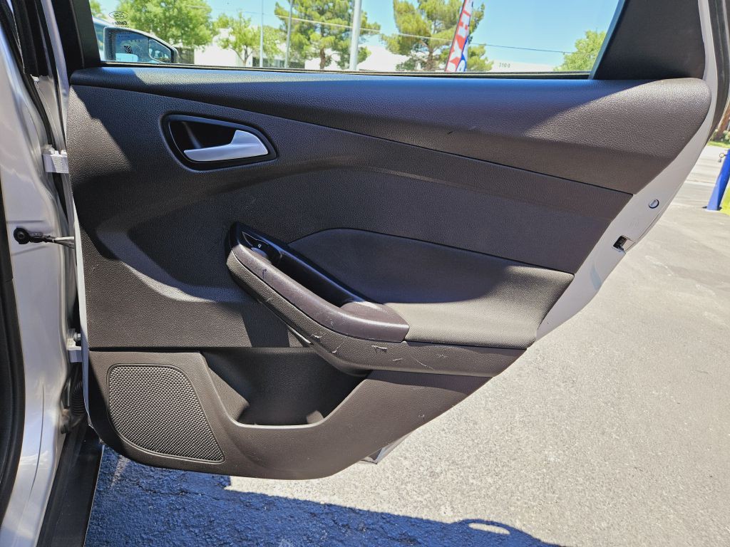 2015 Ford Focus Image 19