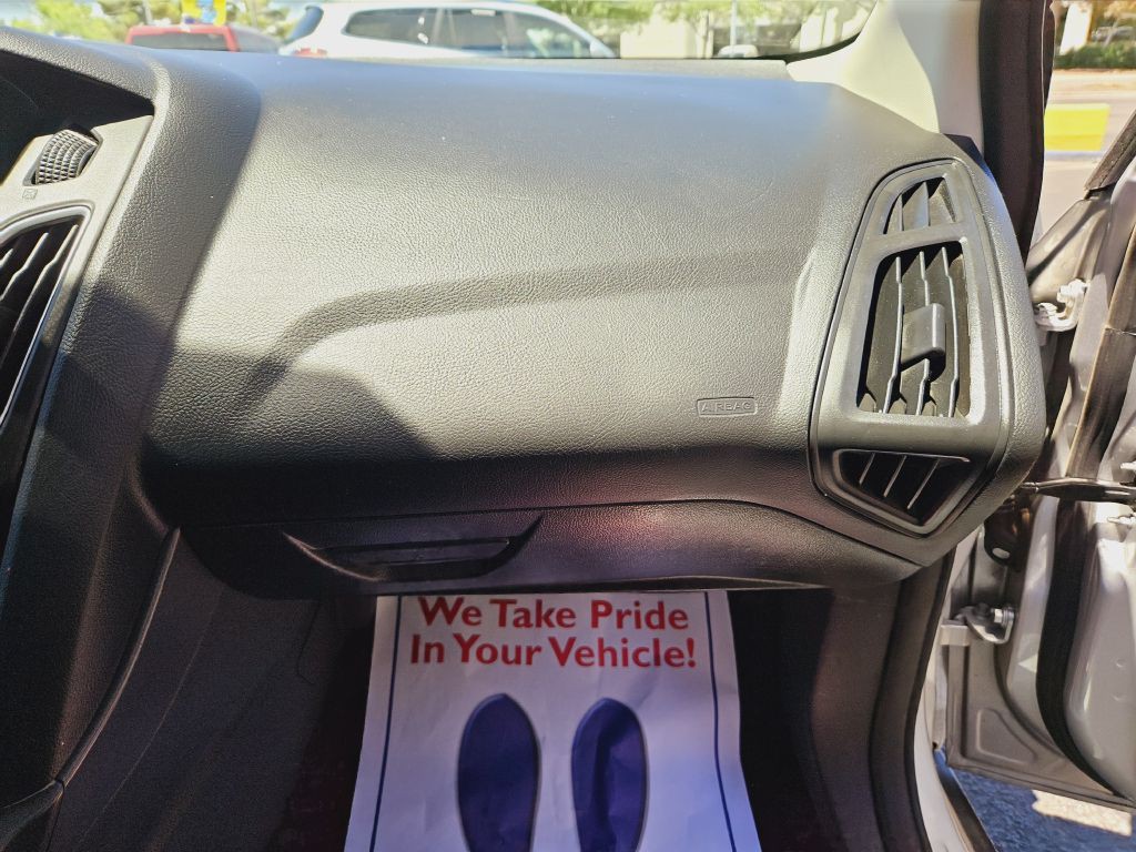 2015 Ford Focus Image 22