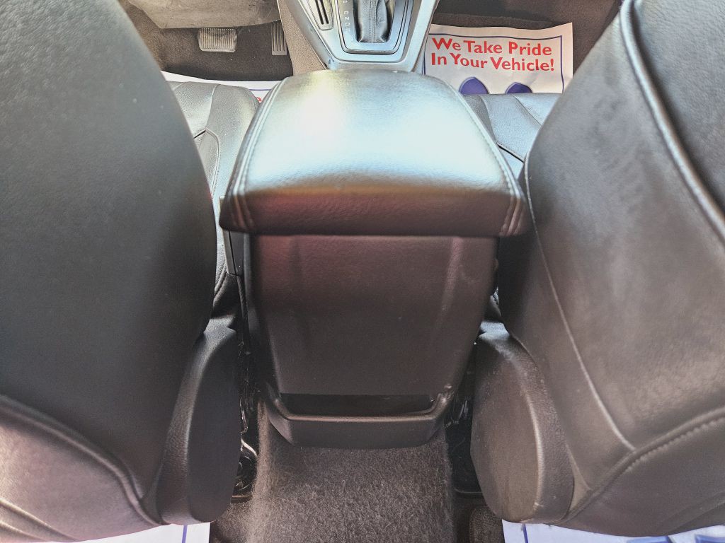 2015 Ford Focus Image 24
