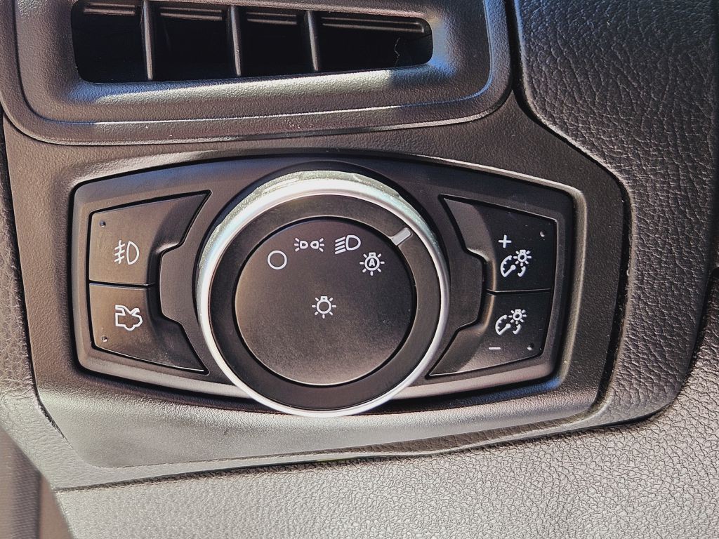 2015 Ford Focus Image 28