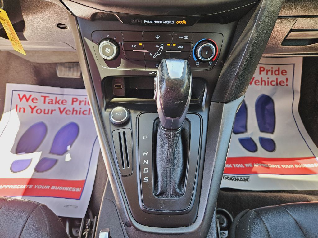 2015 Ford Focus Image 32