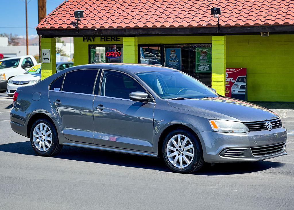 2013 Volkswagen Jetta Image 2