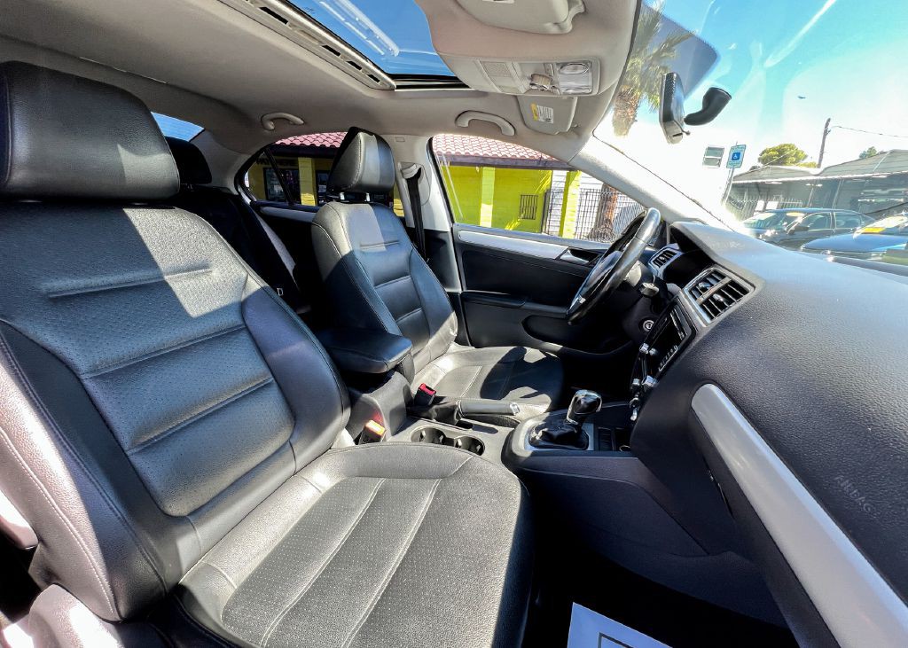 2013 Volkswagen Jetta Image 8