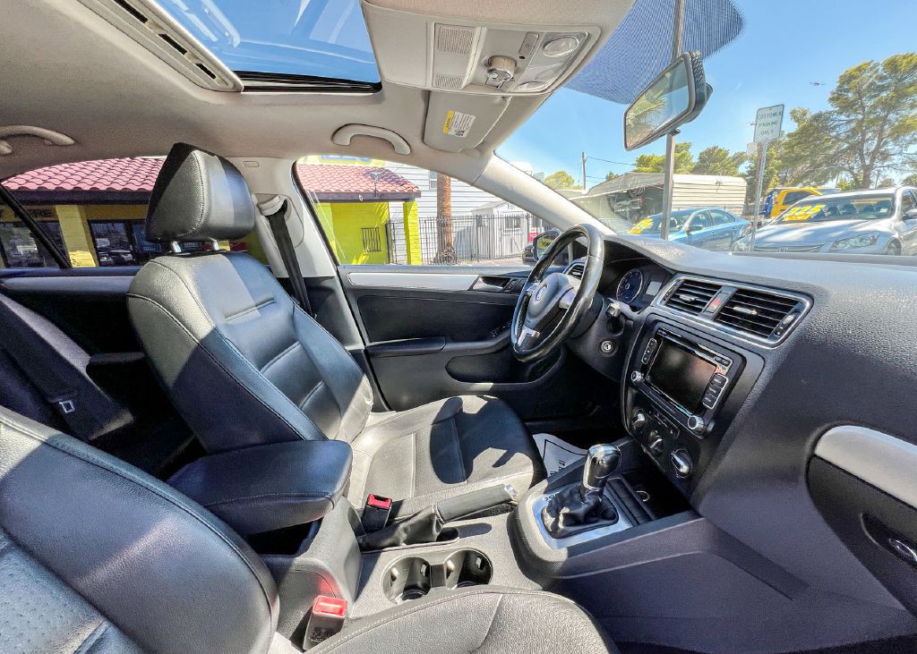 2013 Volkswagen Jetta Image 9