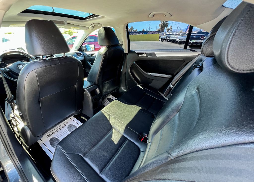 2013 Volkswagen Jetta Image 11