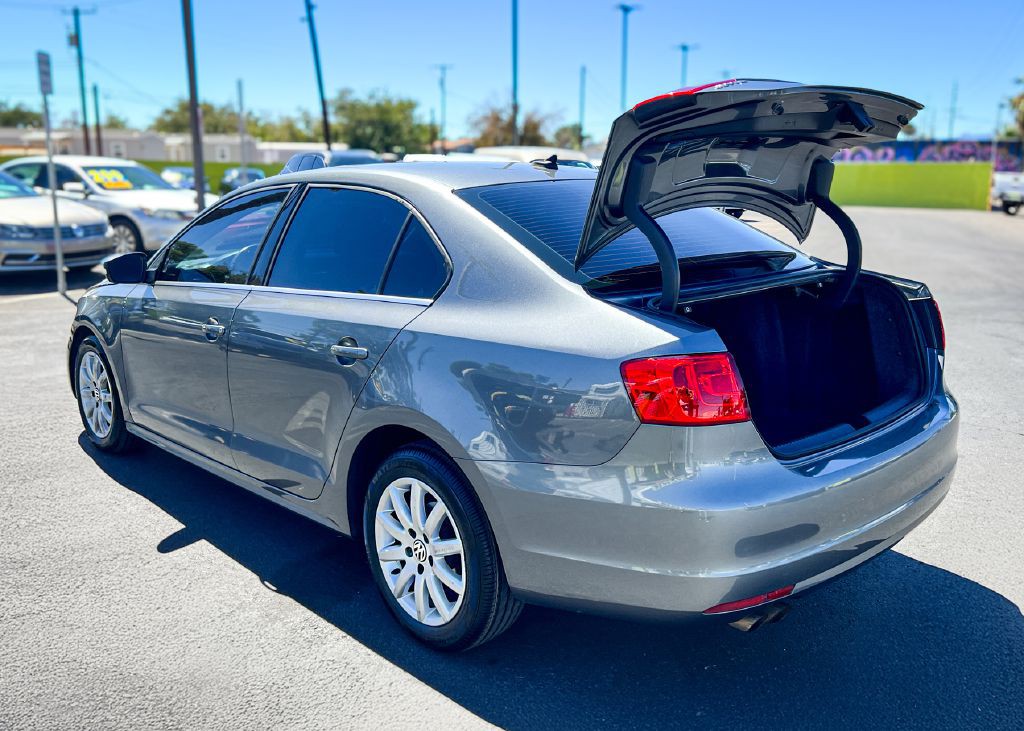 2013 Volkswagen Jetta Image 17