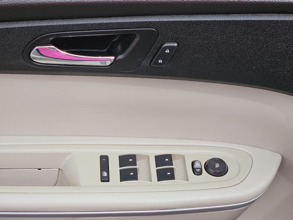 2012 GMC Acadia Image 17