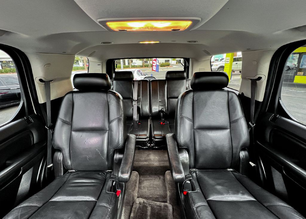 2008 Cadillac Escalade Image 14