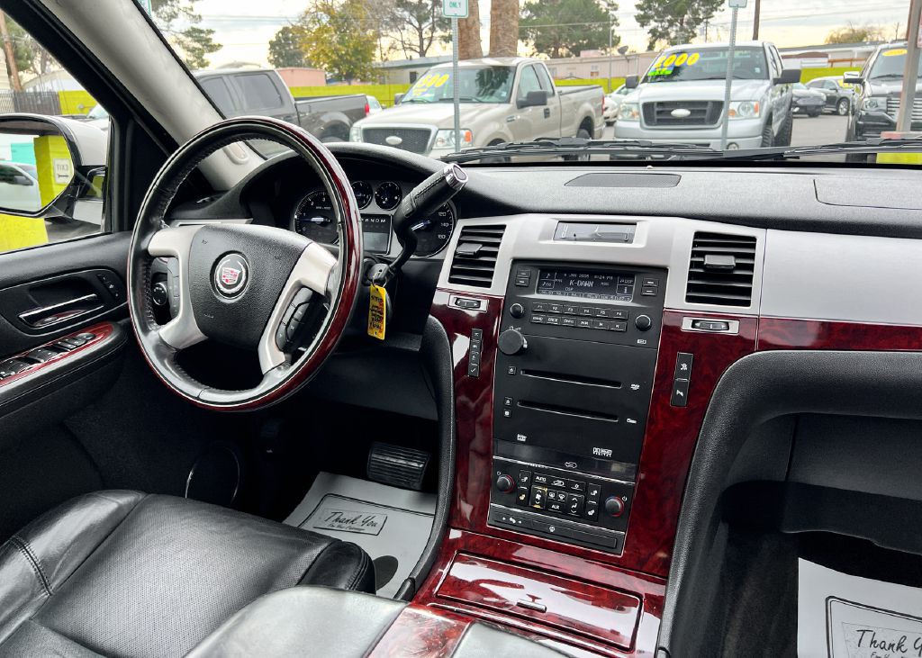 2008 Cadillac Escalade Image 20