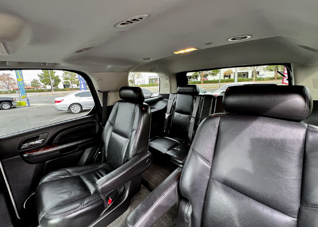 2008 Cadillac Escalade Image 23