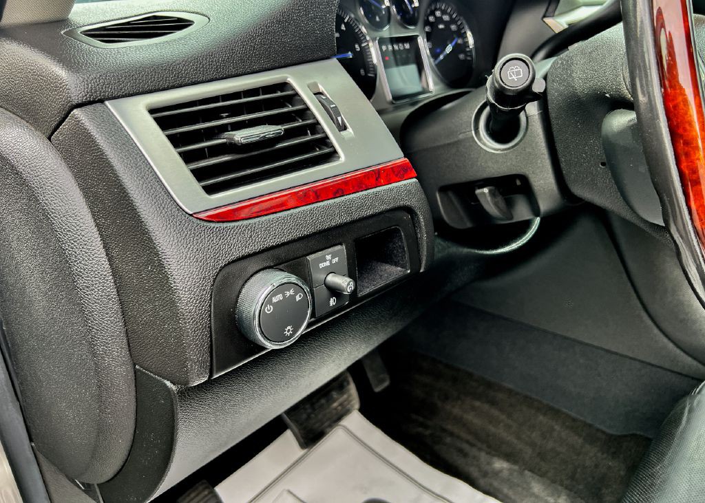 2008 Cadillac Escalade Image 27