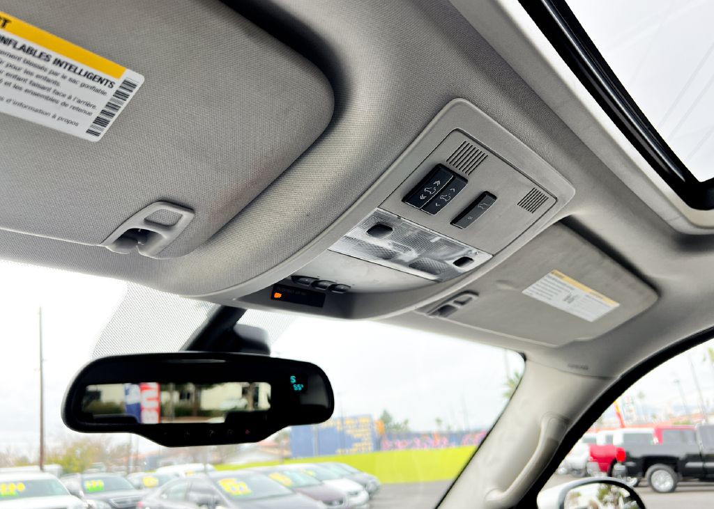 2008 Cadillac Escalade Image 32