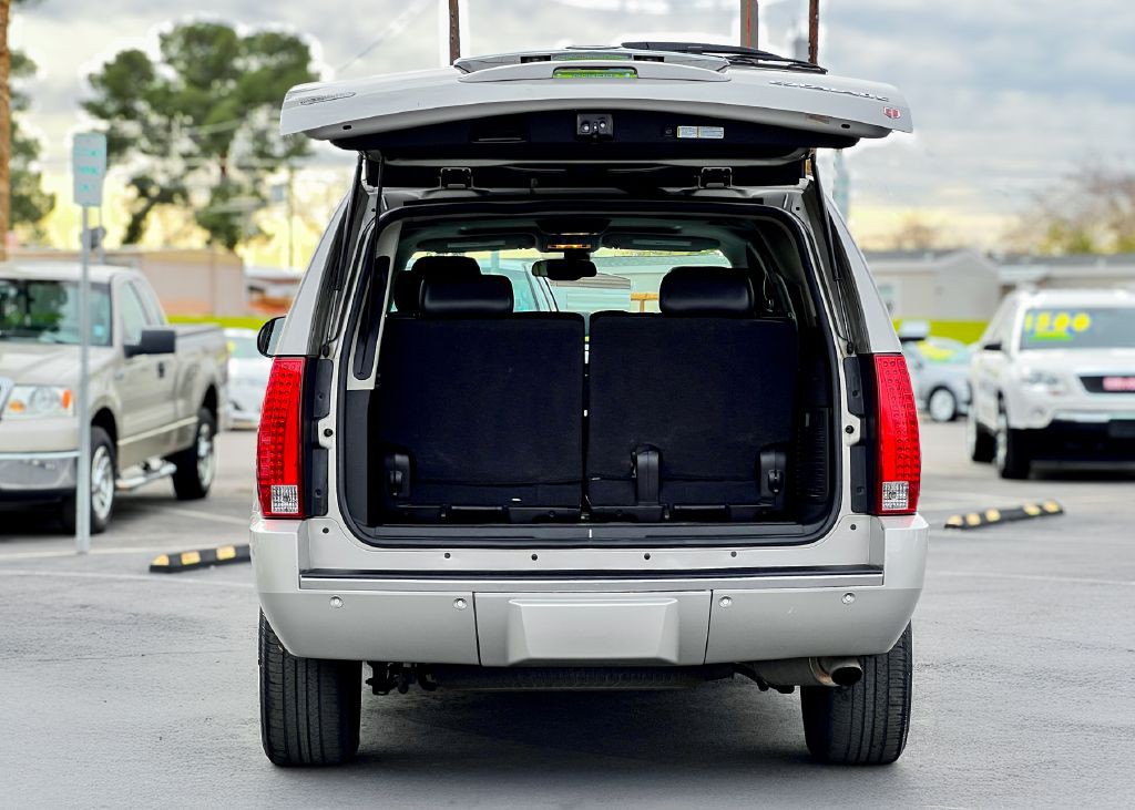 2008 Cadillac Escalade Image 34