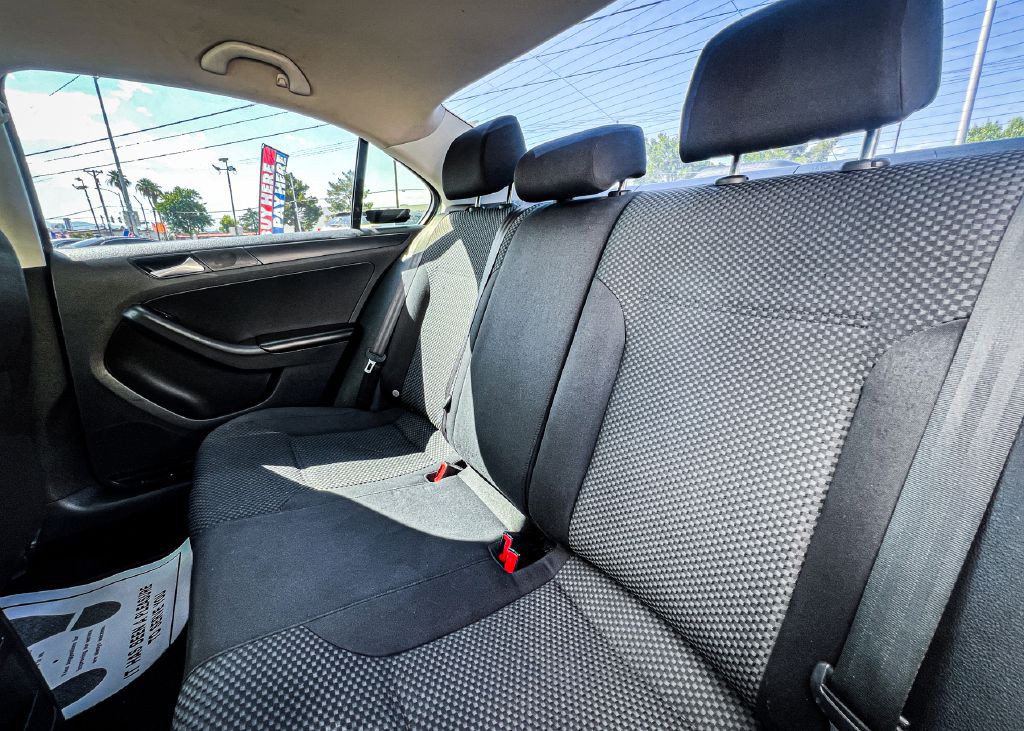 2014 Volkswagen Jetta Image 11