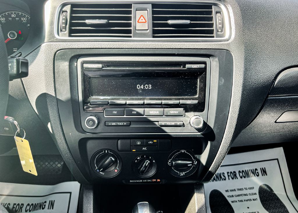 2014 Volkswagen Jetta Image 23