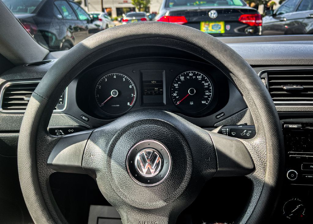 2014 Volkswagen Jetta Image 24