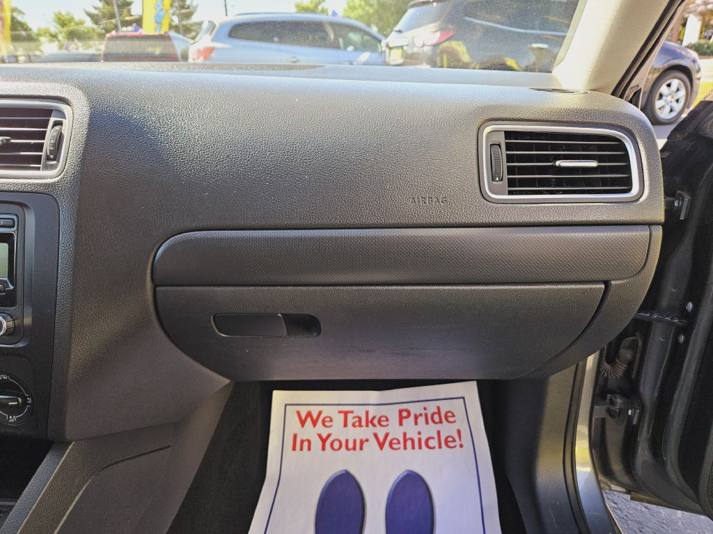 2014 Volkswagen Jetta Image 50