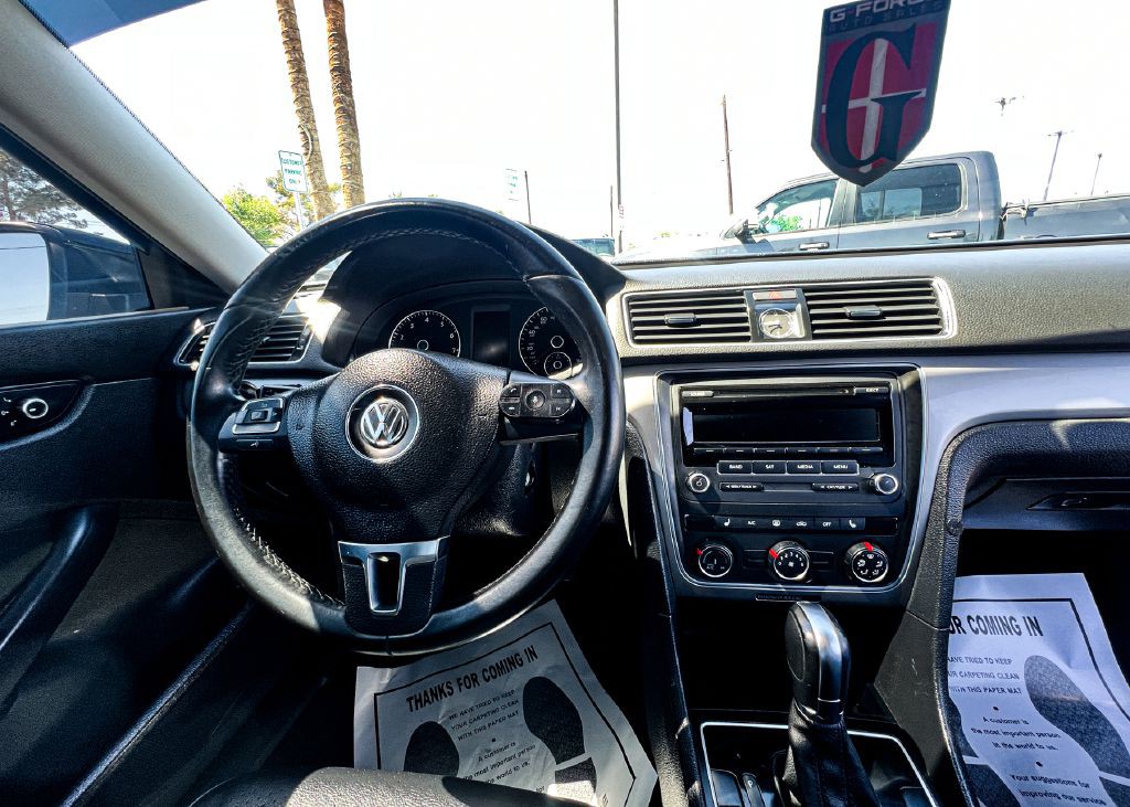 2014 Volkswagen Passat Image 10