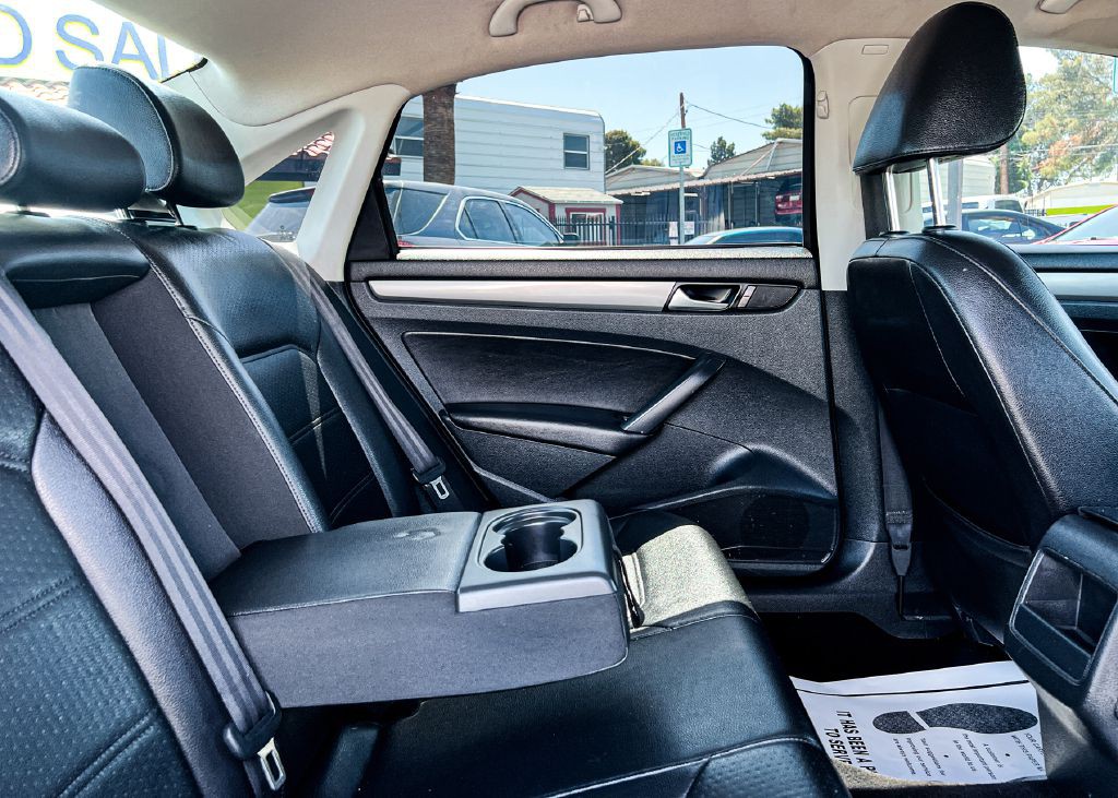 2014 Volkswagen Passat Image 13