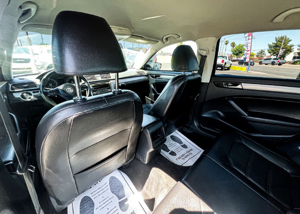 2014 Volkswagen Passat Image 15