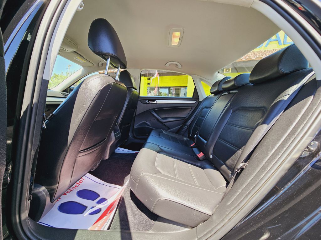 2014 Volkswagen Passat Image 37