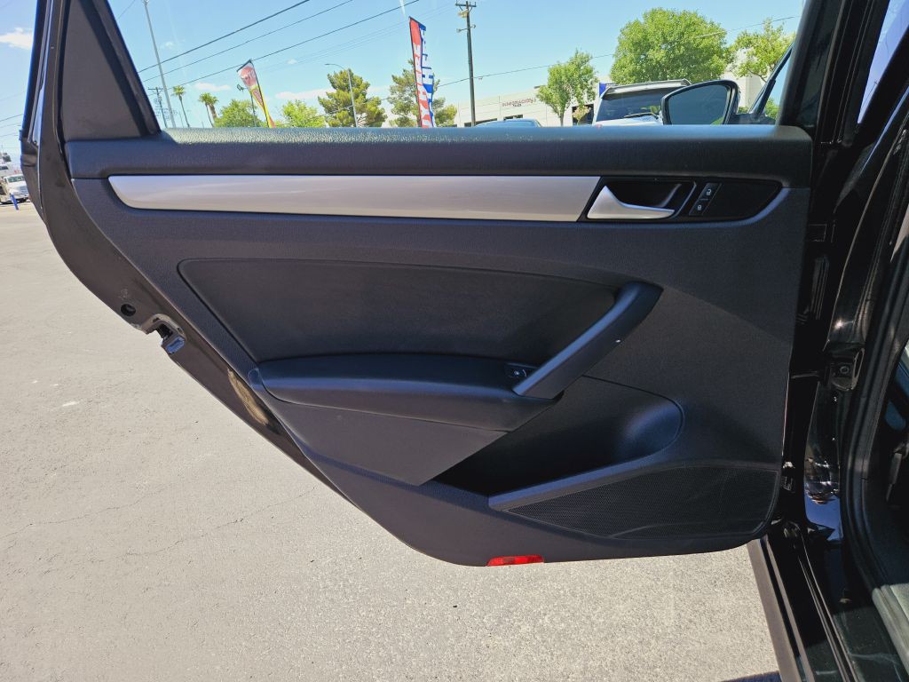 2014 Volkswagen Passat Image 38