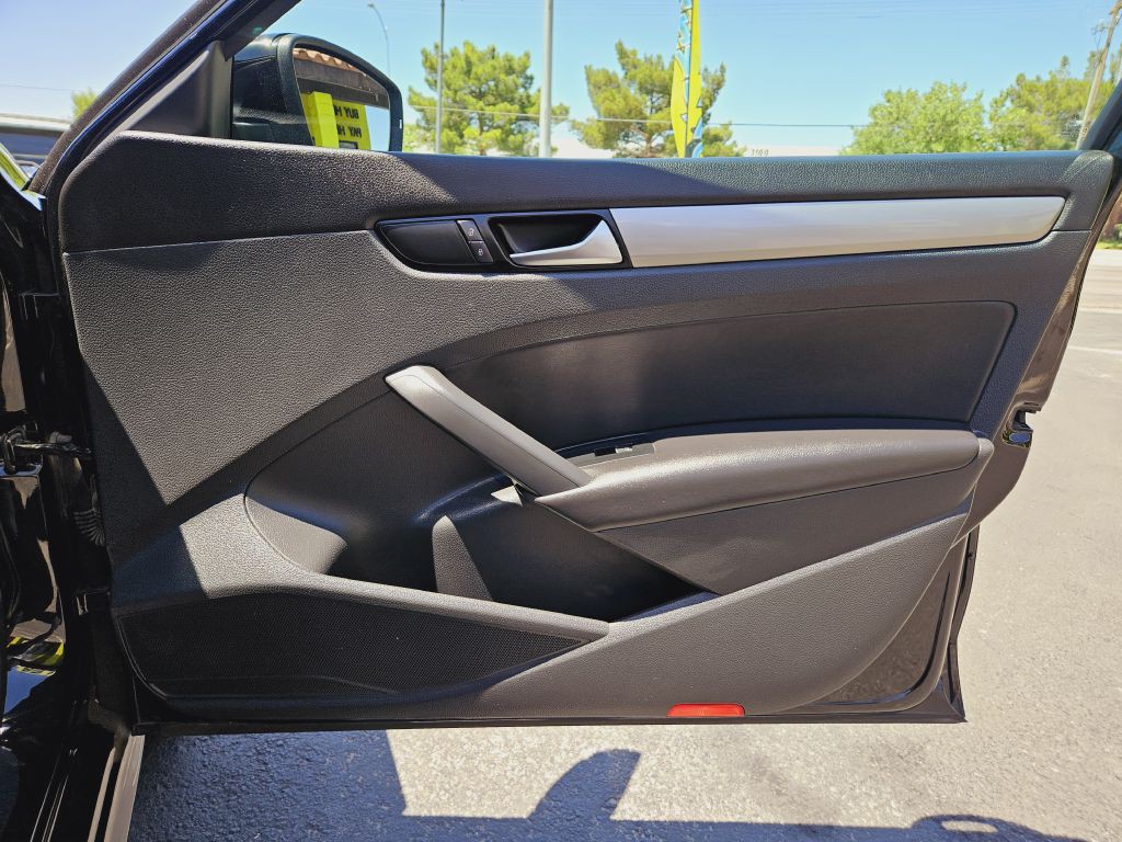 2014 Volkswagen Passat Image 42