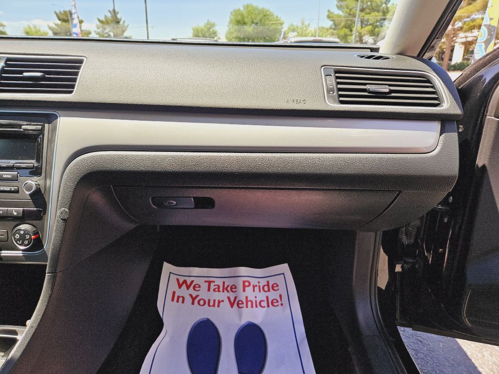 2014 Volkswagen Passat Image 44