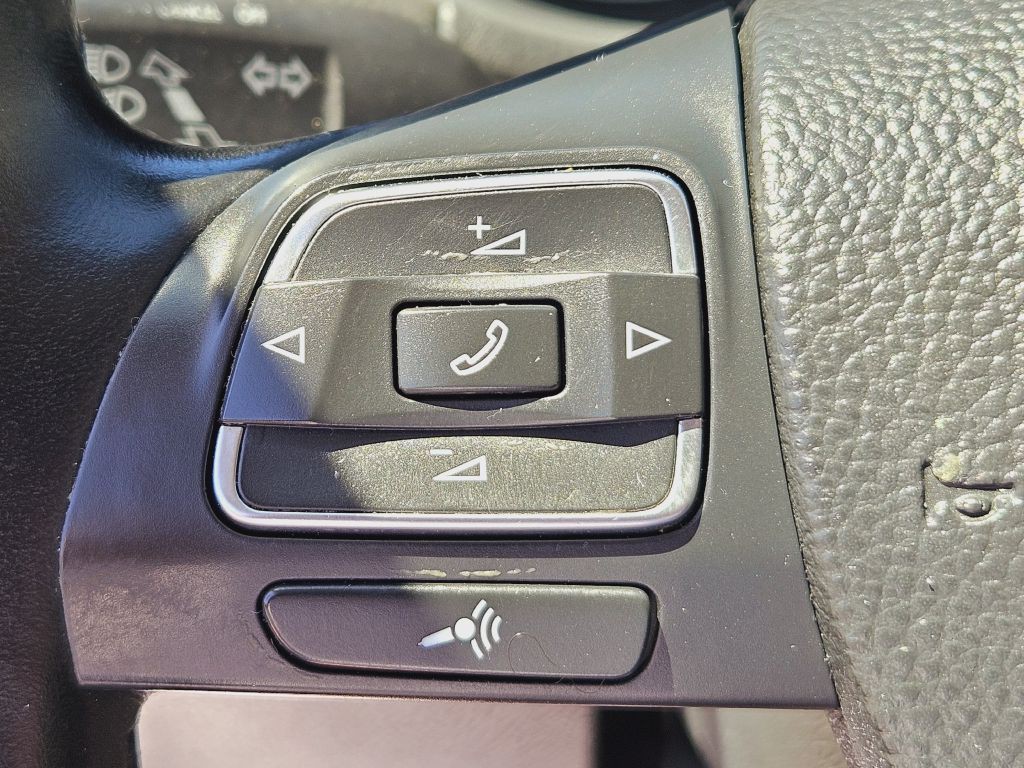 2014 Volkswagen Passat Image 51