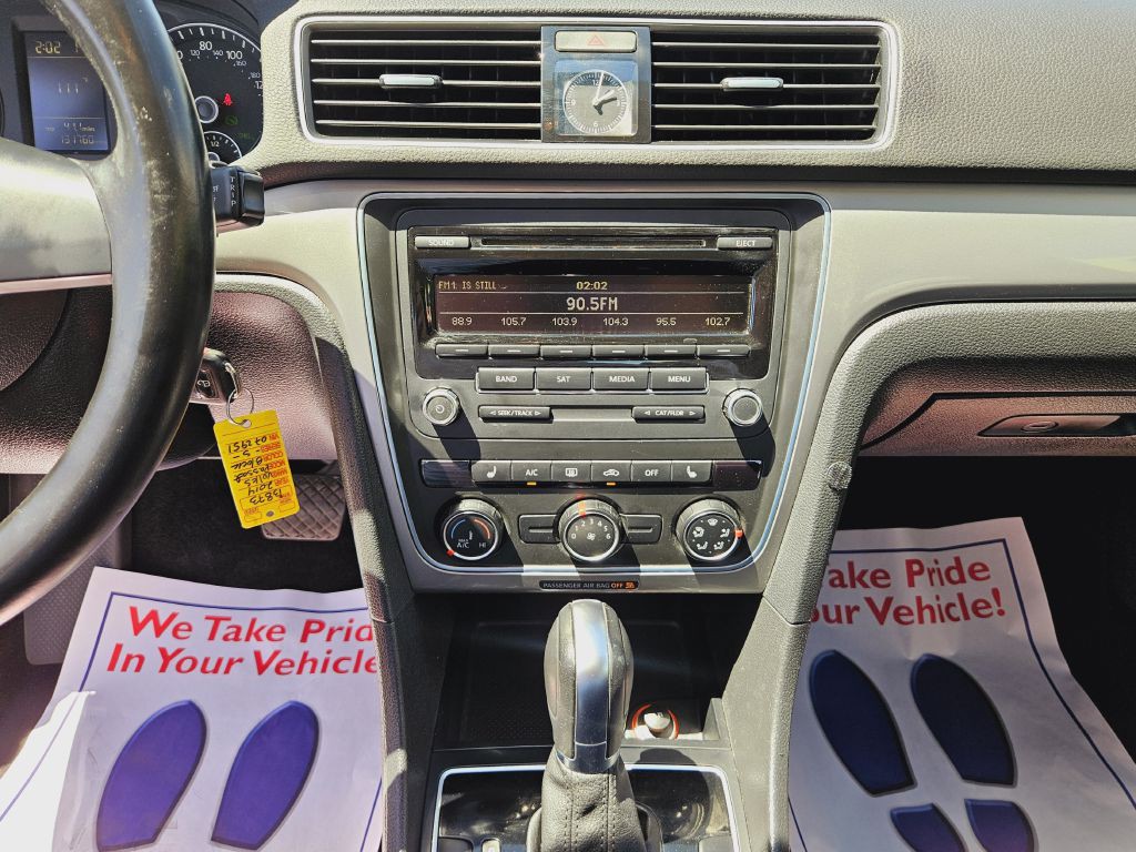 2014 Volkswagen Passat Image 52