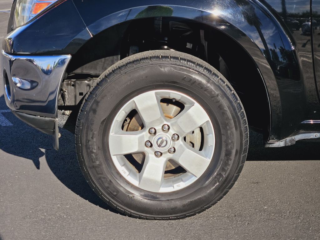 2010 Nissan Frontier Image 12