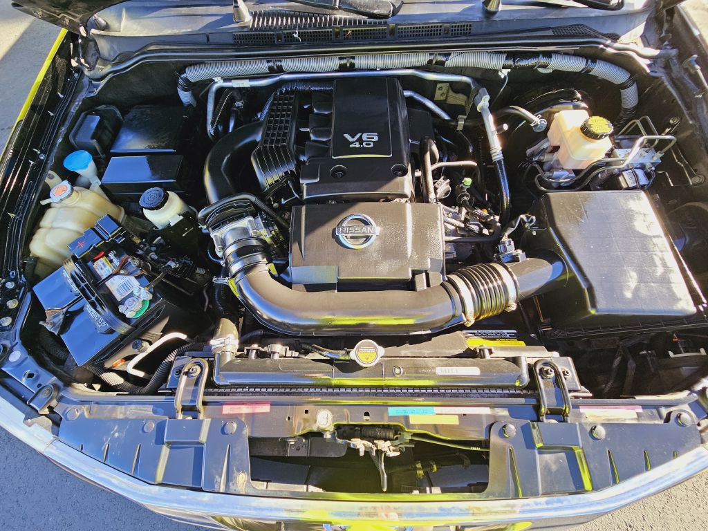 2010 Nissan Frontier Image 13