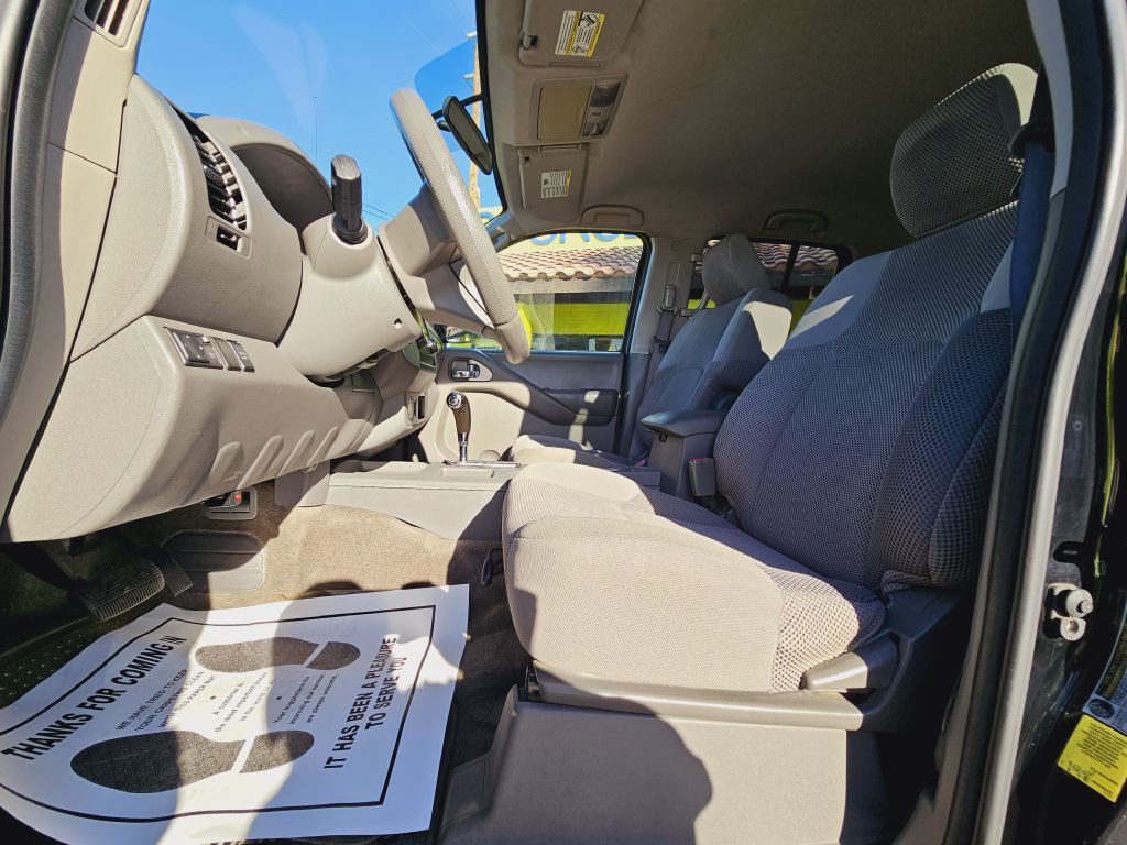 2010 Nissan Frontier Image 14