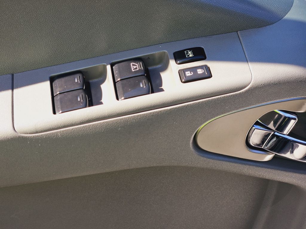 2010 Nissan Frontier Image 16