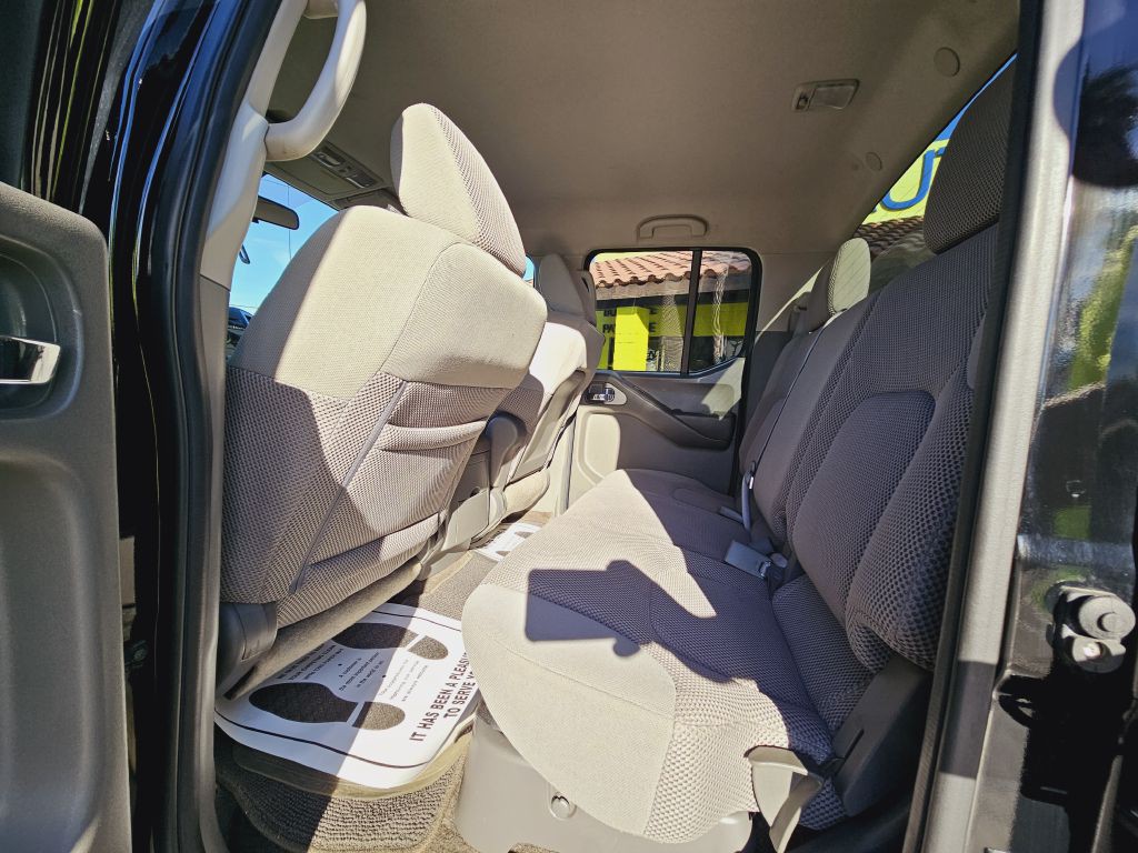 2010 Nissan Frontier Image 17