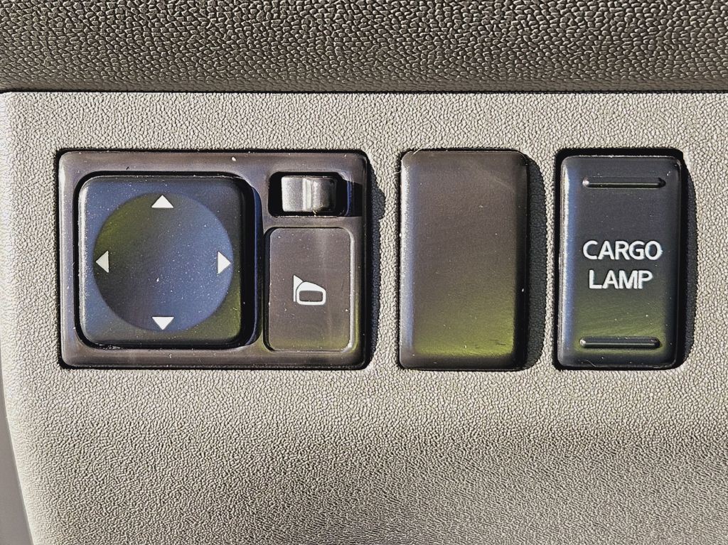 2010 Nissan Frontier Image 30