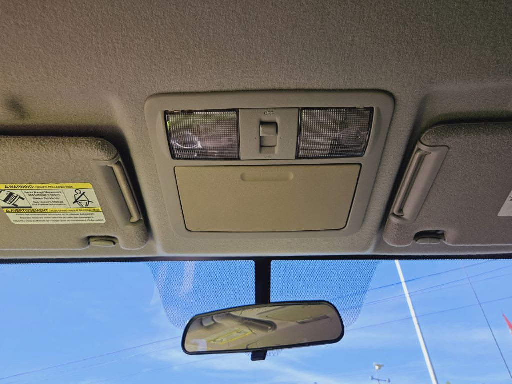2010 Nissan Frontier Image 32
