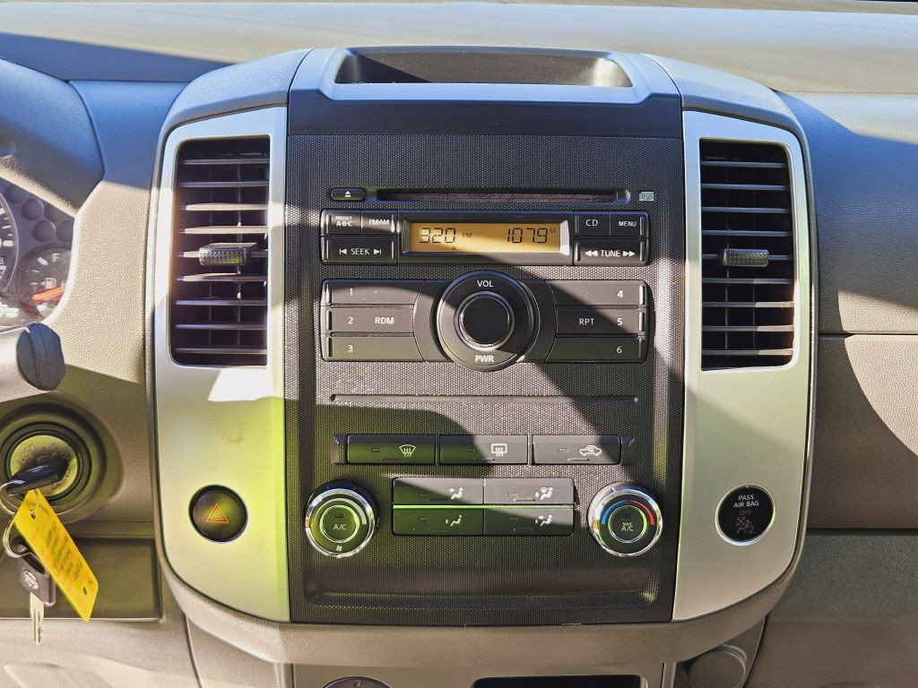 2010 Nissan Frontier Image 33