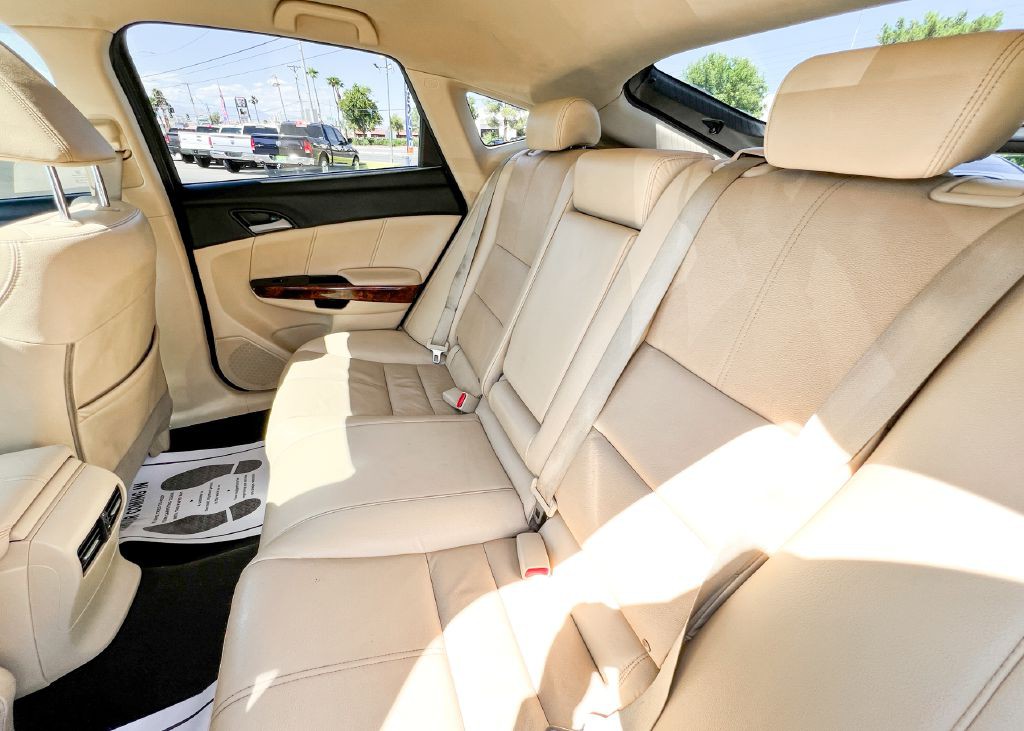 2012 Honda Crosstour Image 15