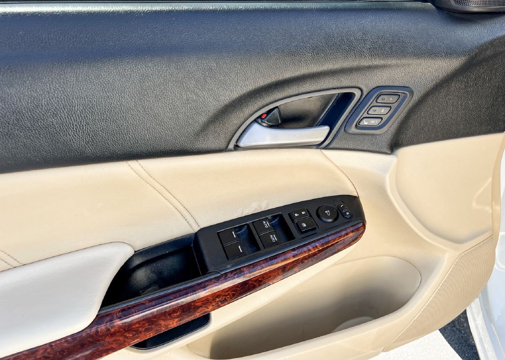 2012 Honda Crosstour Image 17