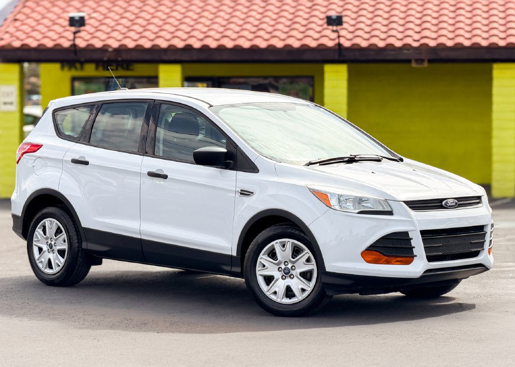 2016 Ford Escape Image 2