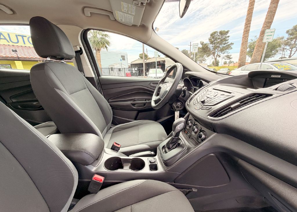 2016 Ford Escape Image 9