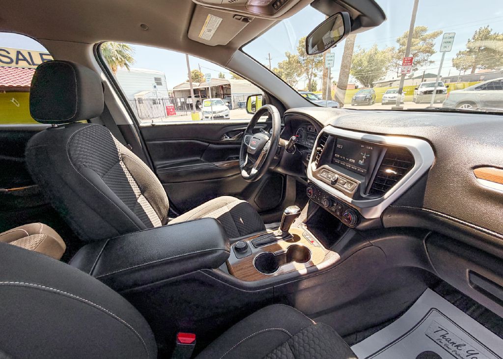 2018 GMC Acadia Image 10