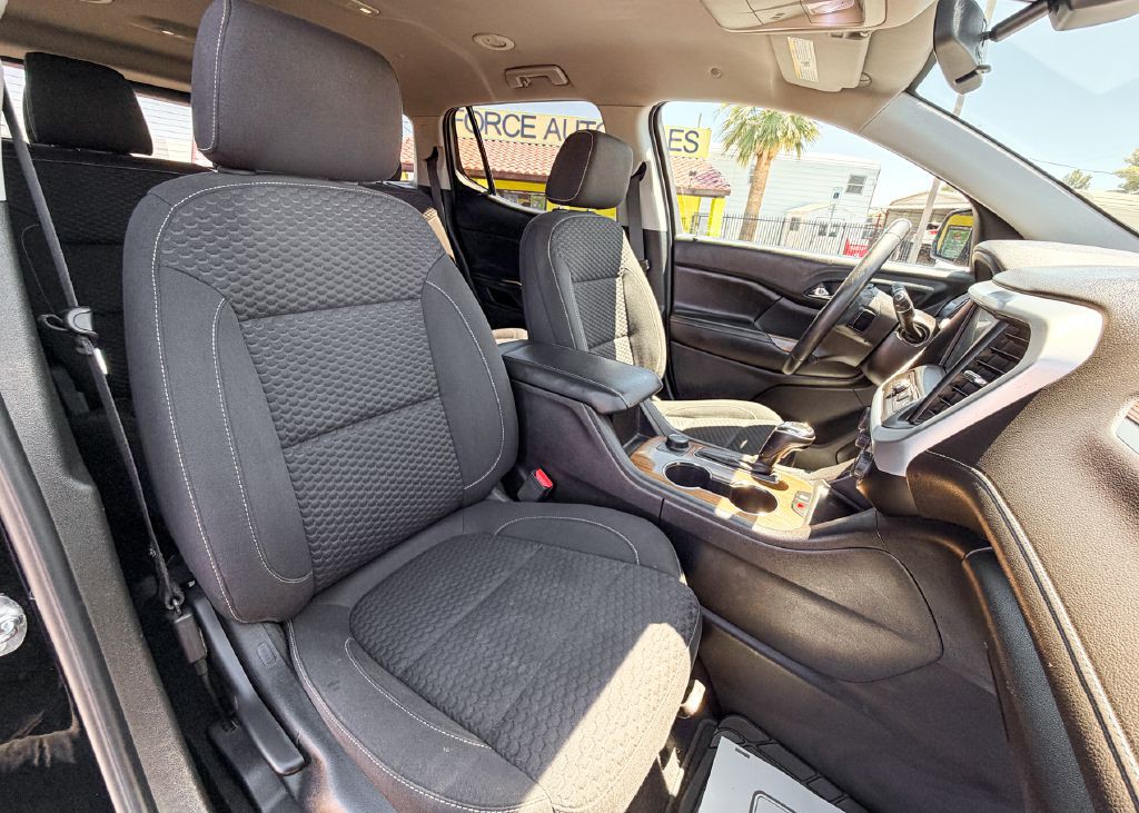 2018 GMC Acadia Image 11