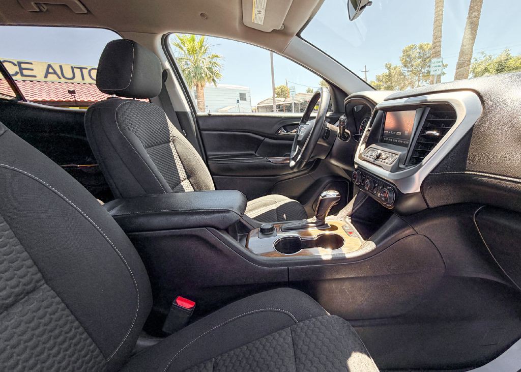 2018 GMC Acadia Image 12