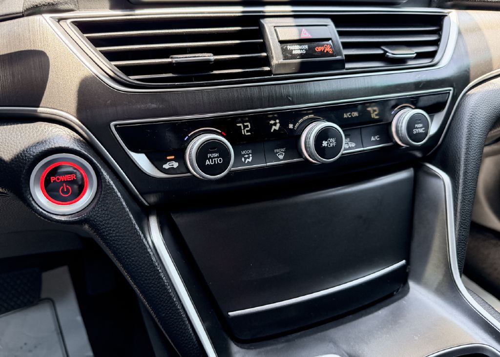 2019 Honda Accord Image 29